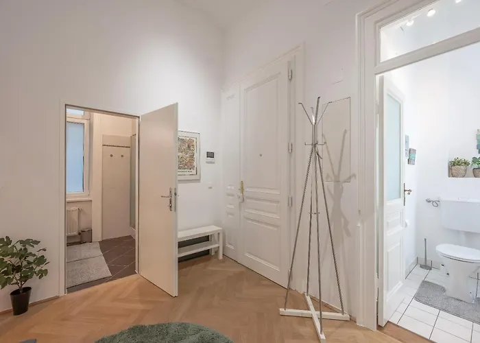 Cosy Center Апартаменты *
